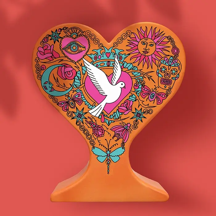 Tot Cor Heart-Shaped Vase