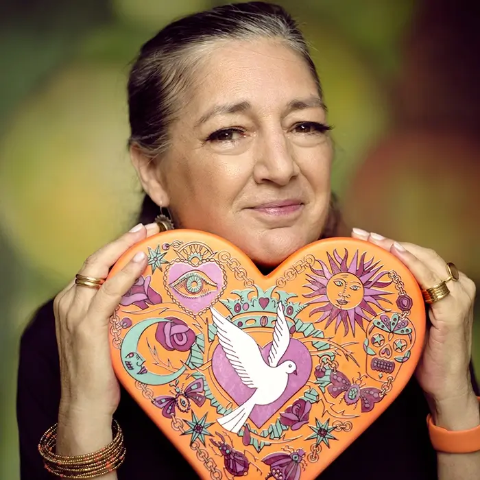 portrait of LOLITA CORTES with her vase design for TotCor